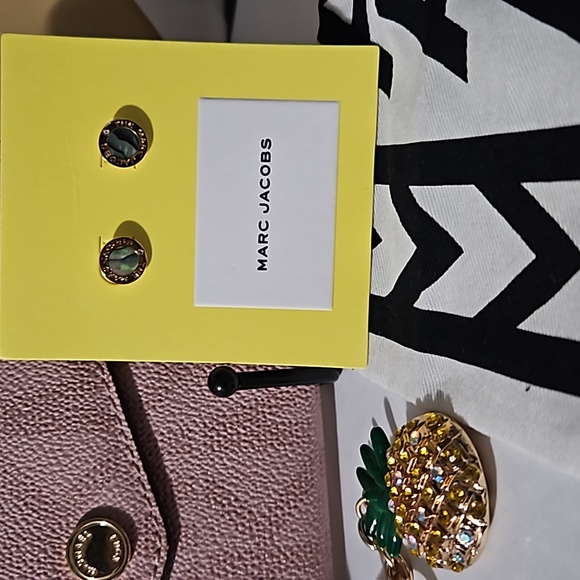 MICHAEL KORS NWOT wallet, MARK JACOB earings, and charm bundle - Picture 2 of 6